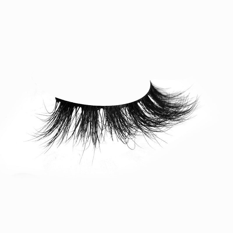 close up of fluffy, lightweight lashes in style "Harmony" 