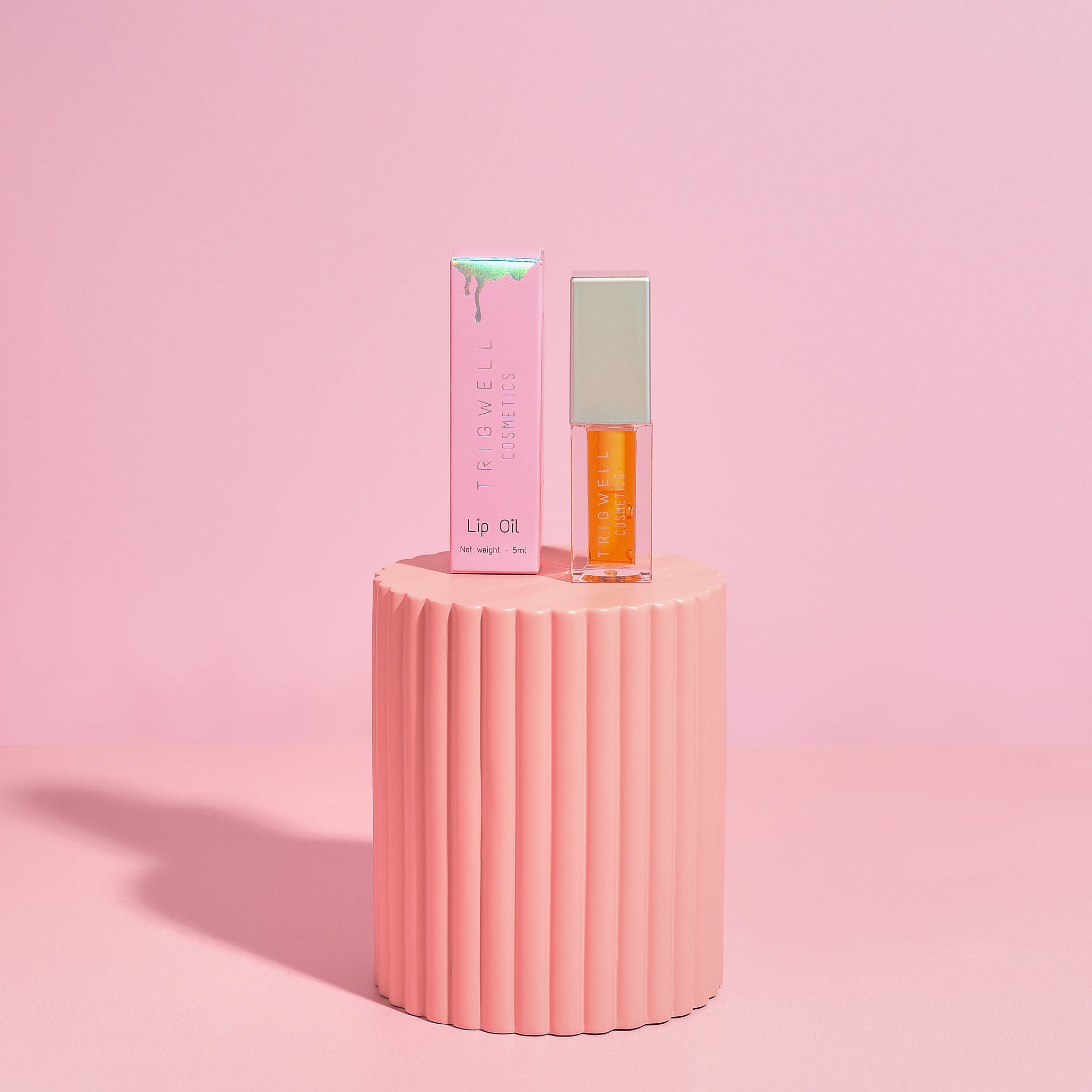 Image of Mango hydrating lip oil and its packaging